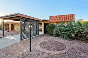 77 W Calle Del Lago, Green Valley, AZ 85614 - Photo 2