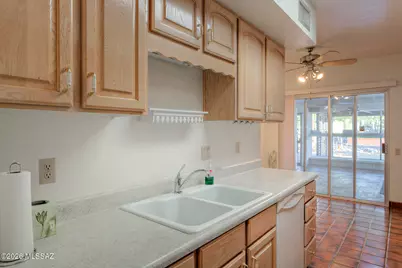 77 W Calle Del Lago, Green Valley, AZ 85614 - Photo 10