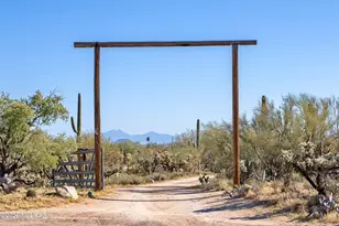 4465 W Flying Diamond Dr, Tucson, AZ 85742 - Photo 2