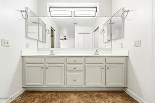 814 W Belltower Dr, Green Valley, AZ 85614 - Photo 24