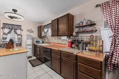 4036 E Santa Barbara Avenue, Tucson, AZ 85711 - Photo 16
