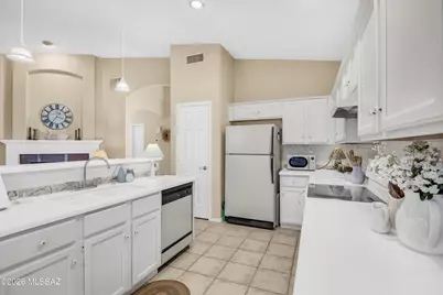 9074 N Safflower Lane, Tucson, AZ 85743 - Photo 18