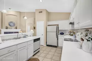 9074 N Safflower Ln, Tucson, AZ 85743 - Photo 18