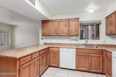 288 E Root Way, Tucson, AZ 85705 - Photo 10