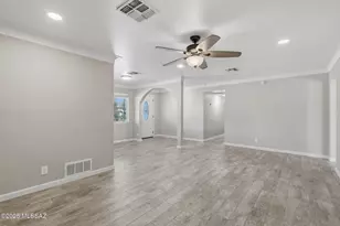 6052 E 17th St, Tucson, AZ 85711 - Photo 10