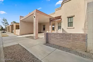 18864 S Brentford Dr, Sahuarita, AZ 85629 - Photo 2