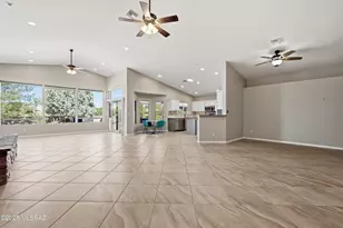 2860 S Greenside Pl, Green Valley, AZ 85614 - Photo 14