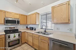 2721 N Pacific Dr, Tucson, AZ 85705 - Photo 12