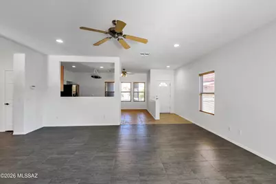 739 W Buffalo Grass Drive, Oro Valley, AZ 85755 - Photo 4