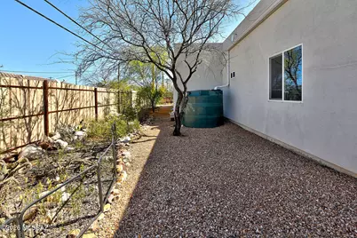 1724 S 8th Avenue, Tucson, AZ 85713 - Photo 22