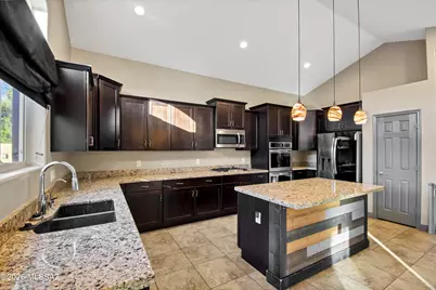 8728 W Hanbury Road, Marana, AZ 85653 - Photo 10