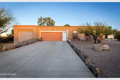 2012 N Horseshoe Trail, Tucson, AZ 85745 - Photo 2