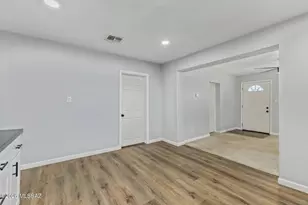 732 E 38th St, Tucson, AZ 85713 - Photo 8