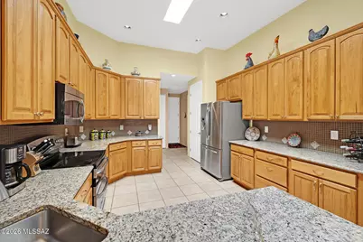 9807 N Ridge Shadow Place, Oro Valley, AZ 85704 - Photo 18