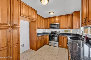 8179 N Streamside Ave, Tucson, AZ 85741 - Photo 10