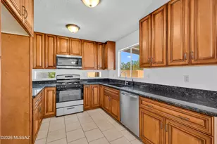 8179 N Streamside Ave, Tucson, AZ 85741 - Photo 4