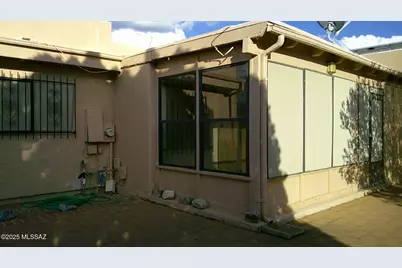 352 E Paseo Verde, Green Valley, AZ 85614 - Photo 2