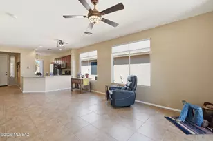 461 W Astruc Dr, Green Valley, AZ 85614 - Photo 10