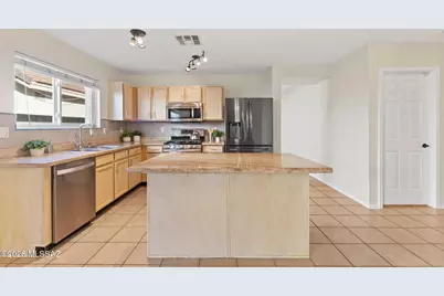 332 E River Birch Place, Sahuarita, AZ 85629 - Photo 6