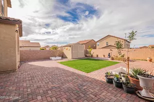 8518 W Pelican Pl, Tucson, AZ 85757 - Photo 1