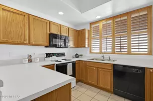 2909 S Full Moon Dr, Tucson, AZ 85713 - Photo 4