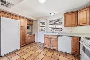 515 S La Canada Dr, Green Valley, AZ 85614 - Photo 12