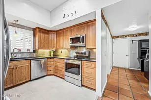 1121 N Abrego Dr, Green Valley, AZ 85614 - Photo 18