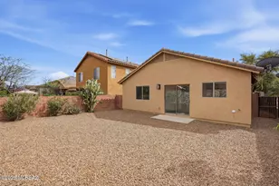 690 W Desert Blossom Dr, Green Valley, AZ 85614 - Photo 36