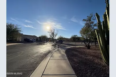 7772 W Copper Moon Way, Tucson, AZ 85743 - Photo 2