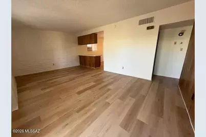2823 N Eastgate Drive, Tucson, AZ 85712 - Photo 2