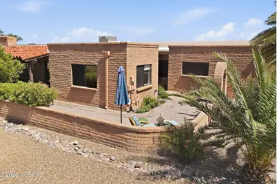 812 W Desert Hills Drive, Green Valley, AZ 85622 - Photo 4