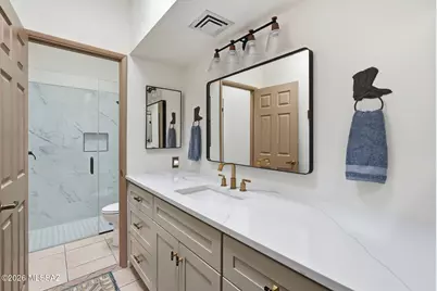 812 W Desert Hills Drive, Green Valley, AZ 85622 - Photo 32