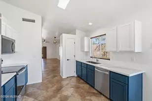 2626 W Desert Bluffs Ct, Tucson, AZ 85742 - Photo 18