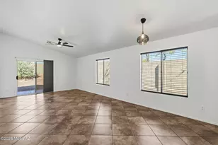 2626 W Desert Bluffs Ct, Tucson, AZ 85742 - Photo 6