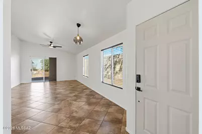 2626 W Desert Bluffs Court, Tucson, AZ 85742 - Photo 2