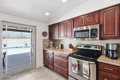 900 W Las Palmas Drive, Tucson, AZ 85704 - Photo 6