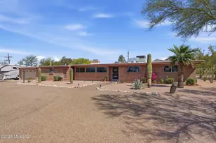 900 W Las Palmas Dr, Tucson, AZ 85704 - Photo 1