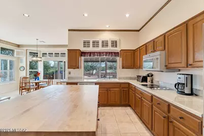 2084 E Bighorn Mountain, Oro Valley, AZ 85755 - Photo 16