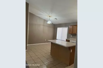 8855 N Moonfire Drive, Tucson, AZ 85743 - Photo 6