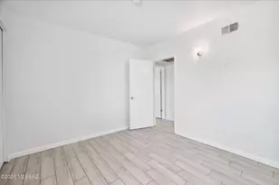 1810 E Blacklidge Dr, Tucson, AZ 85719 - Photo 18