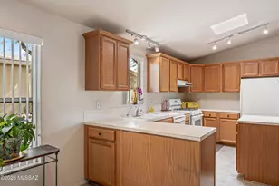 1961 S Tilting T Pl, Tucson, AZ 85713 - Photo 14