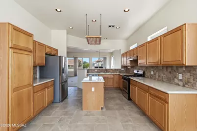7984 W Morning Light Way, Tucson, AZ 85743 - Photo 16
