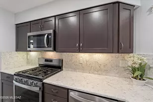 14045 N Desert Butte Dr, Oro Valley, AZ 85755 - Photo 12