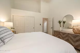 1556 W Periwinkle Pl, Tucson, AZ 85737 - Photo 32