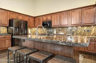 1556 W Periwinkle Pl, Tucson, AZ 85737 - Photo 10