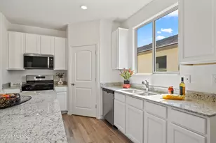 9329 N Peridot Vis Ave, Tucson, AZ 85742 - Photo 10