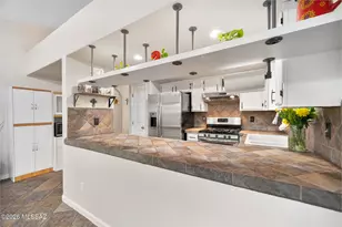 8846 N Willeta Dr, Tucson, AZ 85743 - Photo 10