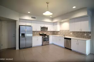 932 E Lustrum Ln, Tucson, AZ 85719 - Photo 2