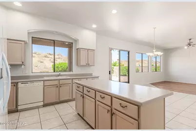 11701 N Pyramid Point Drive, Oro Valley, AZ 85737 - Photo 16