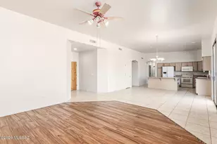11701 N Pyramid Point Dr, Oro Valley, AZ 85737 - Photo 10